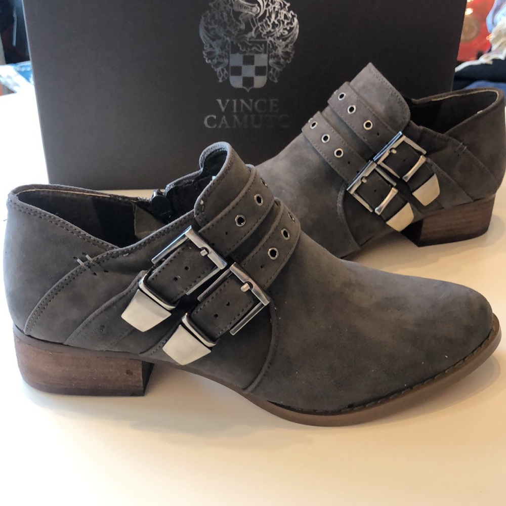 NEW Vince Camuto Women's Gray Suede Cosmika Buckle Leather Bootie Size 7.5